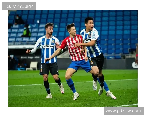 西甲激战西班牙人主场迎战劲旅塞维利亚争夺宝贵积分